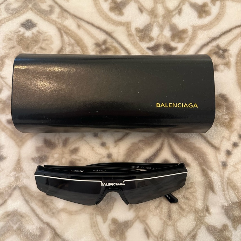 Balenciaga Shield Sunnies BBOOO3s